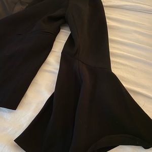 💖 HARLOW & GRAHAM JACKET W/ BIG FLOWING SLVS💖